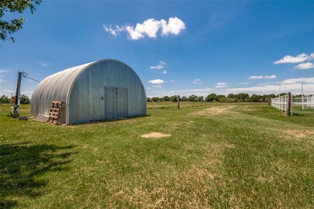 9121 NE County Road 2170, Powell, TX 75153