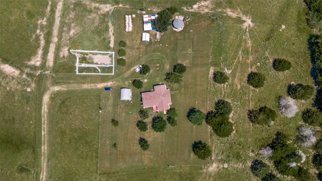 9121 NE County Road 2170, Powell, TX 75153