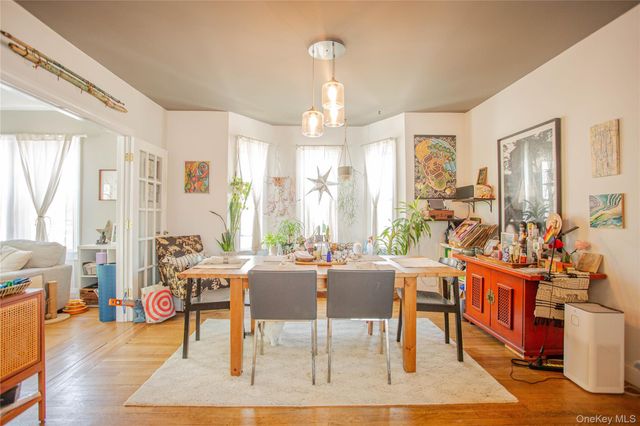 445 W Walnut Street, Long Beach, NY 11561