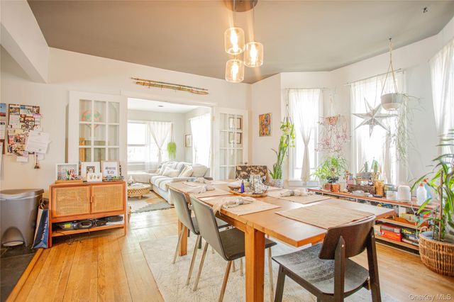 445 W Walnut Street, Long Beach, NY 11561
