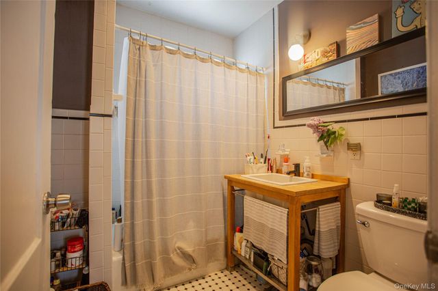 445 W Walnut Street, Long Beach, NY 11561