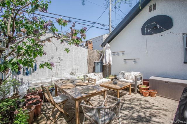445 W Walnut Street, Long Beach, NY 11561