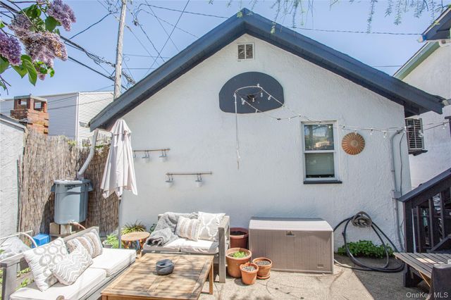 445 W Walnut Street, Long Beach, NY 11561