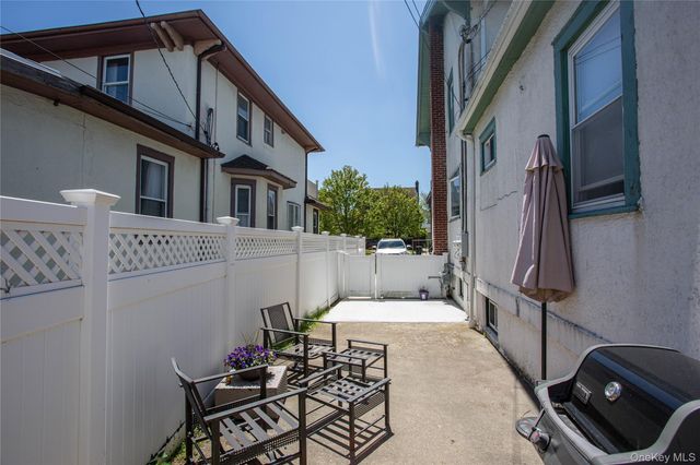 445 W Walnut Street, Long Beach, NY 11561