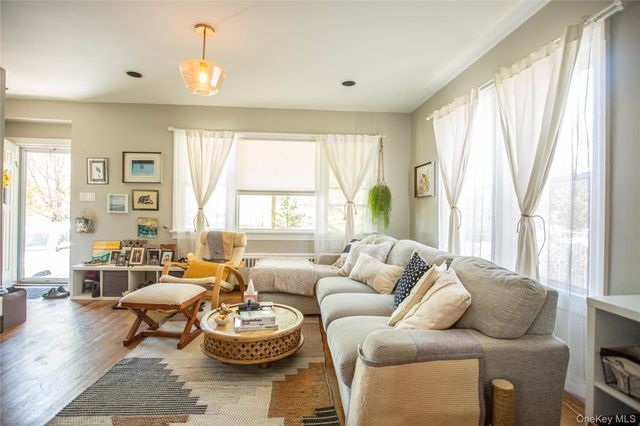 445 W Walnut Street, Long Beach, NY 11561
