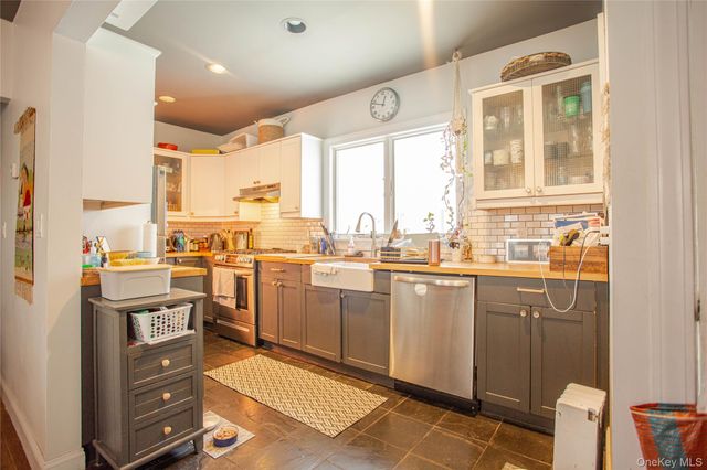 445 W Walnut Street, Long Beach, NY 11561