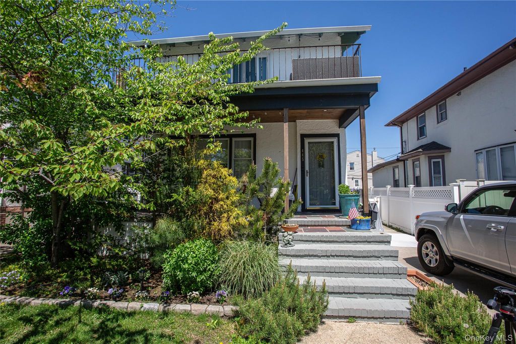 445 W Walnut Street, Long Beach, NY 11561