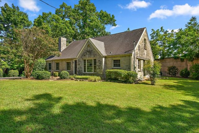 2011 Cedar Ln, Nashville, TN 37212