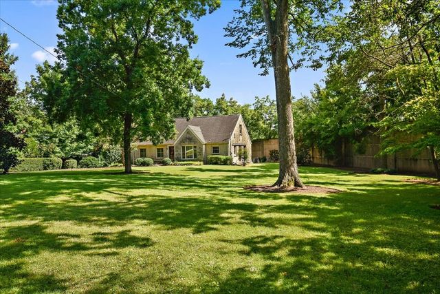 2011 Cedar Ln, Nashville, TN 37212