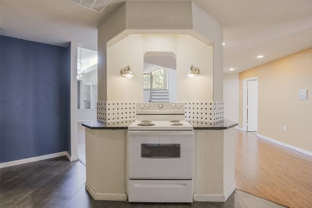 2210 Winter Sunday Way, Arlington, TX 76012