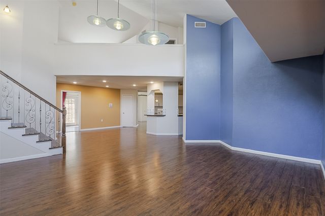 2210 Winter Sunday Way, Arlington, TX 76012