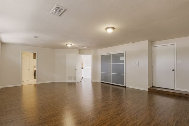 2210 Winter Sunday Way, Arlington, TX 76012