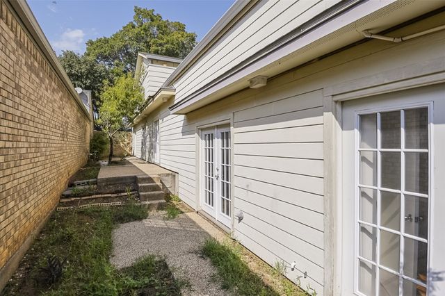2210 Winter Sunday Way, Arlington, TX 76012