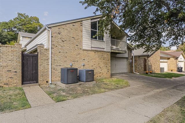 2210 Winter Sunday Way, Arlington, TX 76012