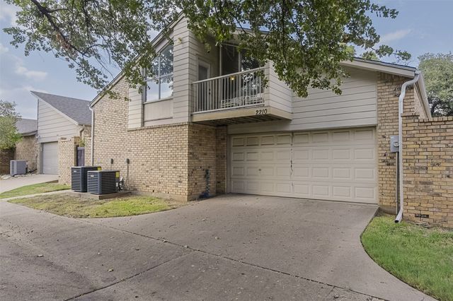 2210 Winter Sunday Way, Arlington, TX 76012