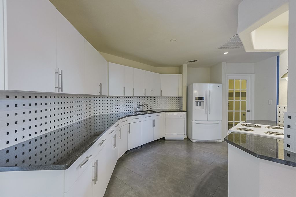 2210 Winter Sunday Way, Arlington, TX 76012 — photo 2