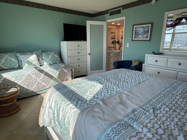 305 N Pompano Beach Blvd 1008, Pompano Beach, FL 33062