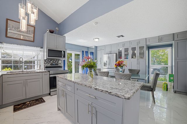 3517 NW 73rd Way NW, Coral Springs, FL 33065