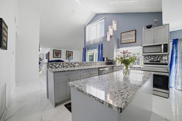 3517 NW 73rd Way NW, Coral Springs, FL 33065