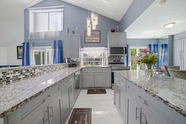 3517 NW 73rd Way NW, Coral Springs, FL 33065