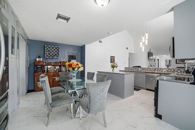 3517 NW 73rd Way NW, Coral Springs, FL 33065