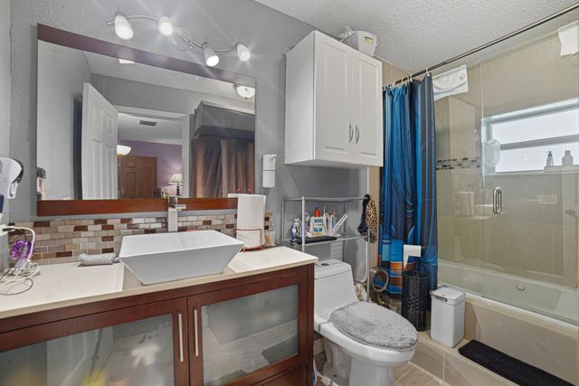 3517 NW 73rd Way NW, Coral Springs, FL 33065