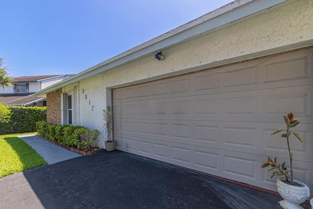 3517 NW 73rd Way NW, Coral Springs, FL 33065