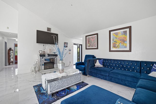 3517 NW 73rd Way NW, Coral Springs, FL 33065
