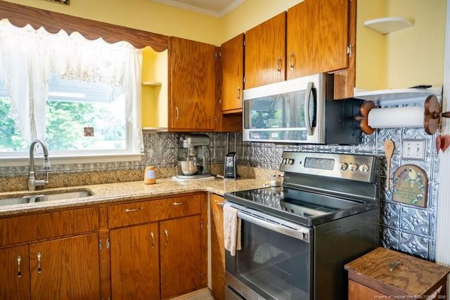 208 W Thompson Street, Fairmont, NC 28340