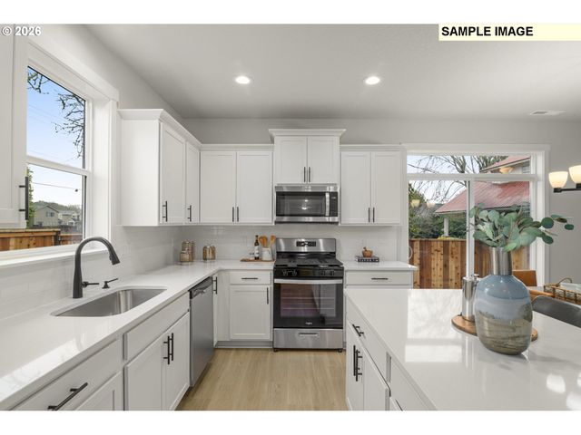 2549 Bourbon St, Forest Grove, OR 97116