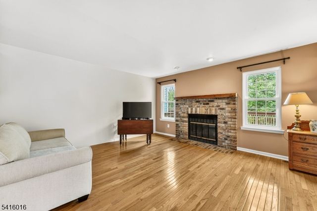 7 Munsee Trail, Branchburg Twp., NJ 08876