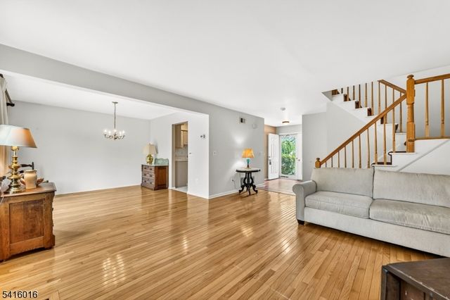 7 Munsee Trail, Branchburg Twp., NJ 08876