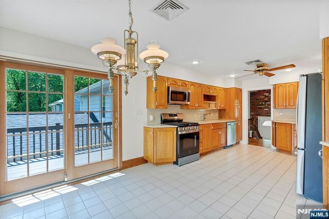 98 Vassar Drive, Paramus, NJ 07652