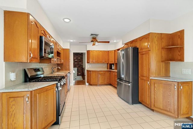 98 Vassar Drive, Paramus, NJ 07652