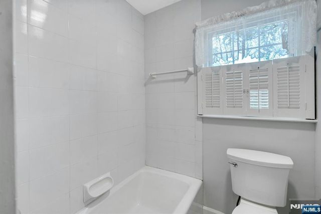 98 Vassar Drive, Paramus, NJ 07652