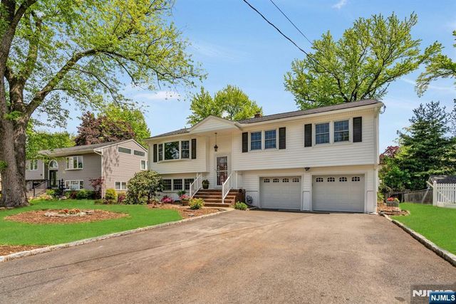 98 Vassar Drive, Paramus, NJ 07652