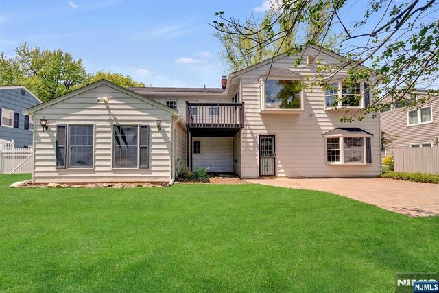 98 Vassar Drive, Paramus, NJ 07652