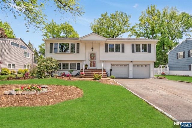 98 Vassar Drive, Paramus, NJ 07652