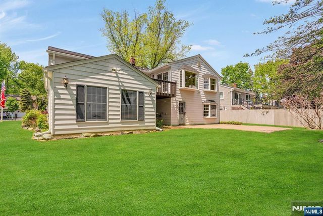 98 Vassar Drive, Paramus, NJ 07652