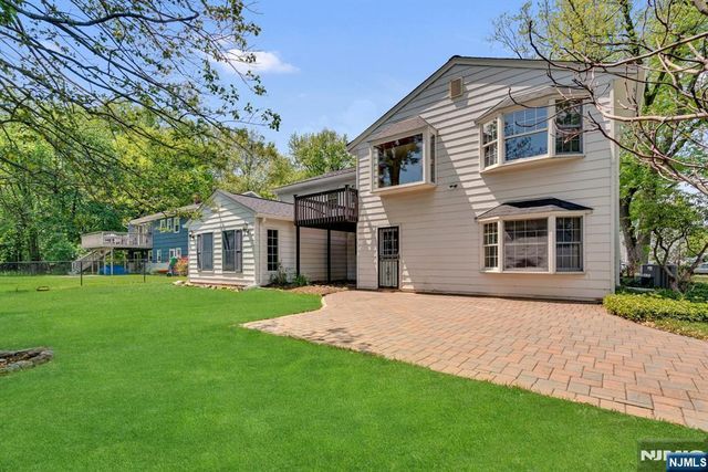 98 Vassar Drive, Paramus, NJ 07652
