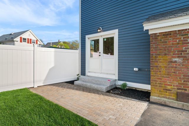 2 Railroad Avenue 2, Rowley, MA 01969