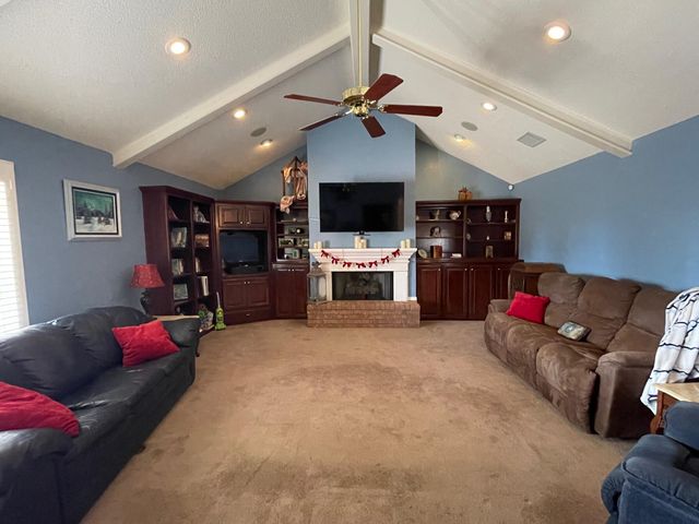 2529 N 1st Street, Tahoka, TX 79373