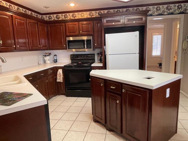 2529 N 1st Street, Tahoka, TX 79373