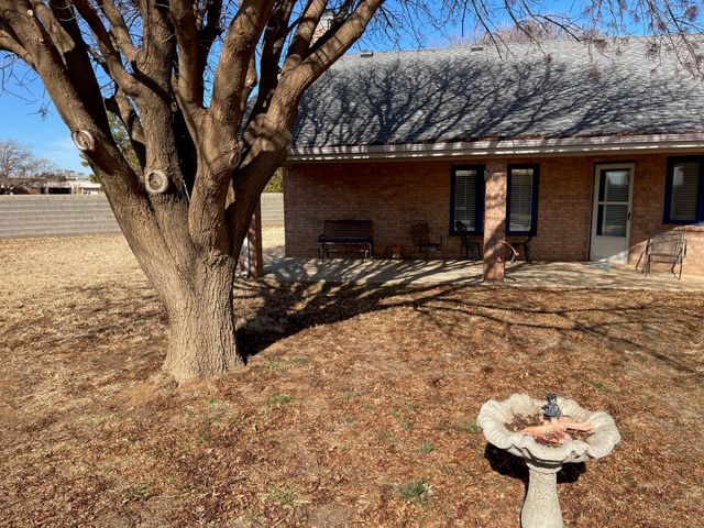 2529 N 1st Street, Tahoka, TX 79373
