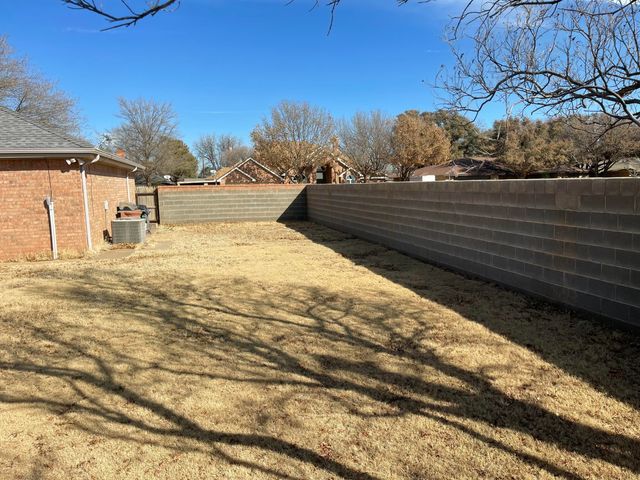 2529 N 1st Street, Tahoka, TX 79373