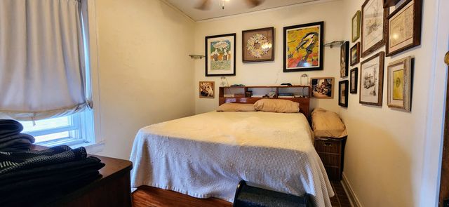 1925 W Belle Plaine Avenue F, Chicago, IL 60613