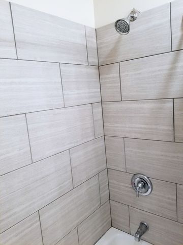 1925 W Belle Plaine Avenue F, Chicago, IL 60613