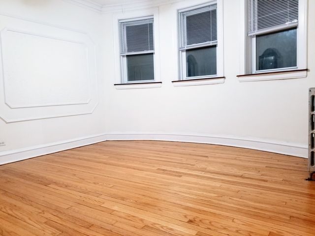 1925 W Belle Plaine Avenue F, Chicago, IL 60613