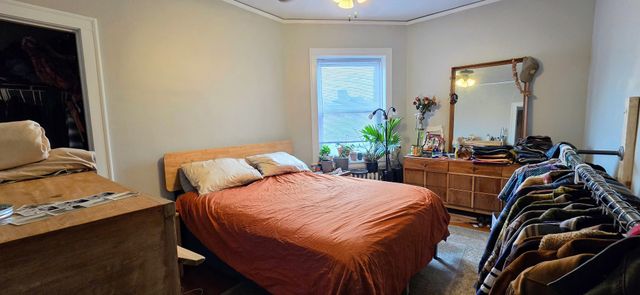 1925 W Belle Plaine Avenue F, Chicago, IL 60613