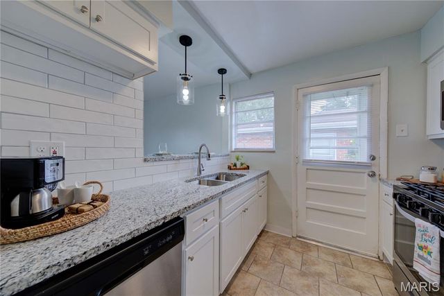 10788 Tropic Drive, St Ann, MO 63074